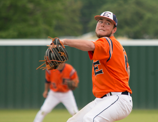 JONATHAN WENCES/THE ET CETERA
Freshman Blake Barr of Midlothian, who leads the nation with 83 strikeouts in 58 innings, fires a pitch April 20 in a doubleheader against University of Texas at Dallas.