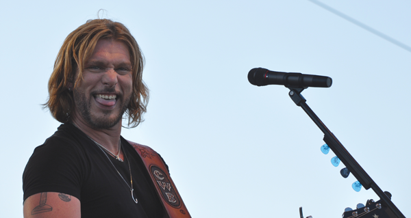 Craig Wayne Boyd sings “Gone to Texas” at the Real Texas Festival on April 25 in Mesquite. Photo by James Hartley/The Et Cetera.