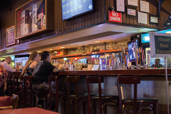 Angry Dog offers a variety of classic bar-style menu items, including hot dogs, burgers and nachos. Photo by Macks Prewitt/The Et Cetera.