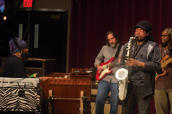 Bobby Sparks, an Eastfield alumnus who credits the college for giving him the skills he needed to win multiple Grammy Awards, performs Feb. 1 with his band in F building. Photo by David Sanchez.