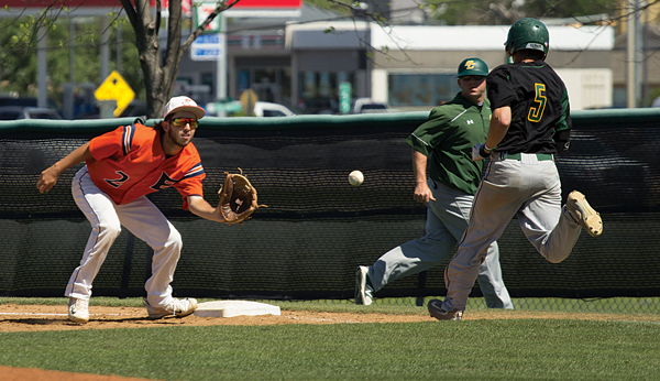 Logan Montoya goes for the putout against Brookhaven on April 1. Photo by Valentino Jorge/The Et Cetera.