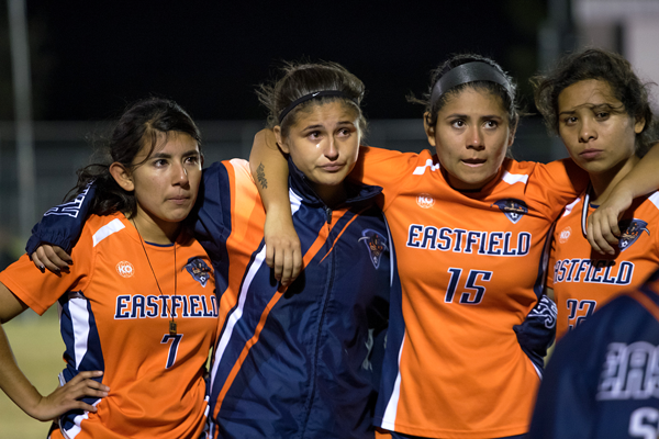 Eastfields womens soccer team gathers after their loss to Richland College 1-0. It was the second year in a row that Eastfield fell in the semifinal round of regional playoffs. Photo by Jesus Ayala/The Et Cetera 