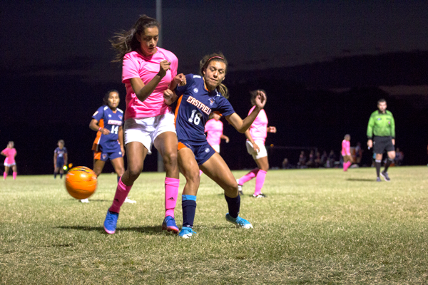  Forward Viviana Aguayo fights for the ball in Eastfields Oct. 10 game against the Brookhaven Bears. The game was full of injuries and ended tied, 0-0. Photo by Yesenia Alvarado/The Et Cetera 