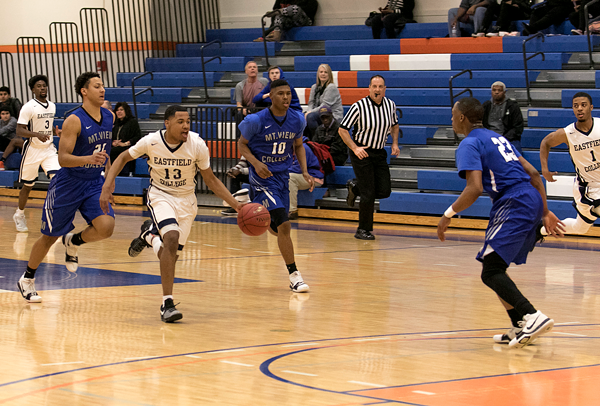 DaJuan “Ju” Ridgeway takes on Mountain View players in a conference game Feb. 7. Photos by Willie R. Cole/The Et Cetera 