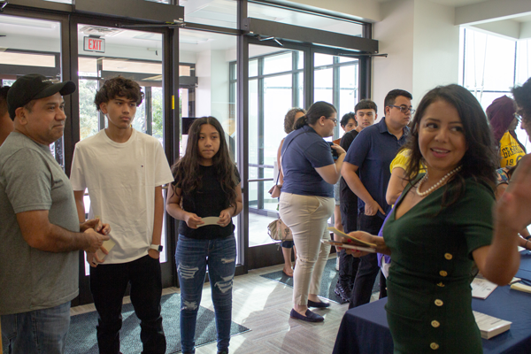 Around 375 people crowded into S101 on Sept. 28 for the "How to Pay for College" fair. Photo by Skye Seipp/The Et Cetera