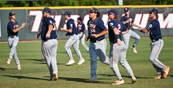 The Eastfield Harvesters baseball team warms up for the NJCAA Division III World Series Championship Game Against Herkimer College at Pioneer Park in Greeneville, Tennessee on June 1.